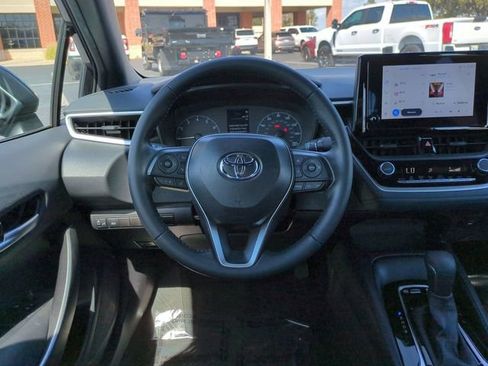 Used 2025 Toyota Corolla SE image 16