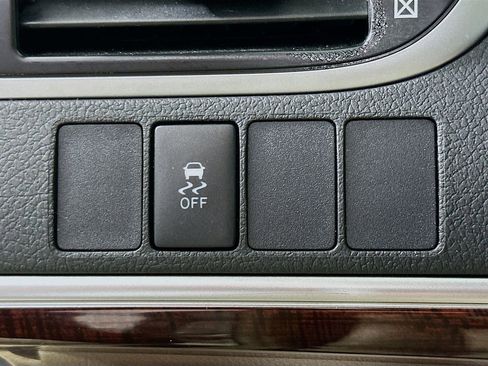 Used 2013 Toyota Camry XLE FWD image 12