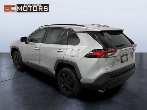 Used 2021 Toyota RAV4 LE image 4