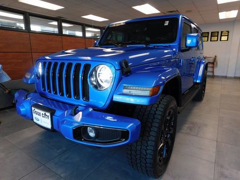 Used 2022 Jeep Wrangler Unlimited Sahara image 2