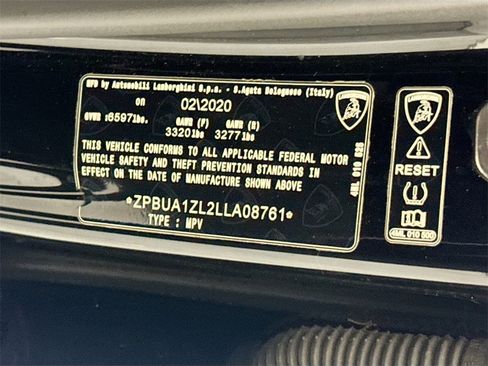 Used 2020 Lamborghini Urus image 34