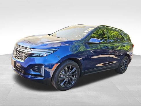 Used 2022 Chevrolet Equinox RS w/ Infotainment Package image 2