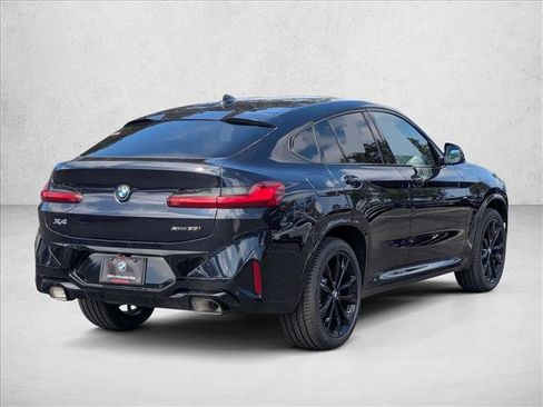 Used 2025 BMW X4 xDrive30i w/ Premium Package AWD/4WD image 2