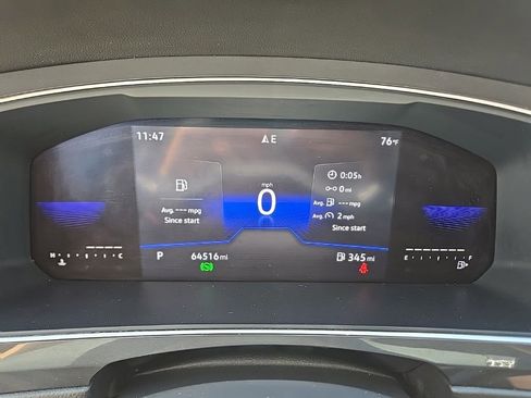 Used 2023 Volkswagen Tiguan SE w/ Panoramic Sunroof Package FWD image 27