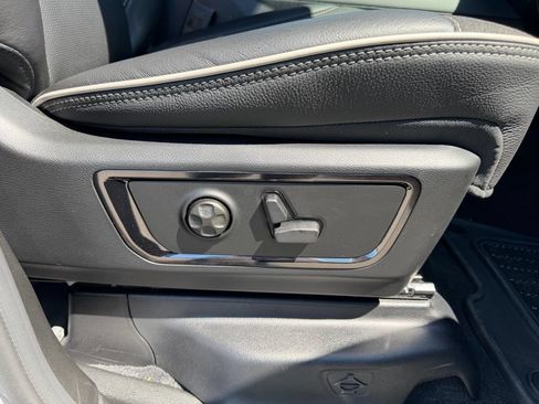 Used 2026 RAM 1500 Limited w/ Body Color Bumper Group AWD/4WD image 34