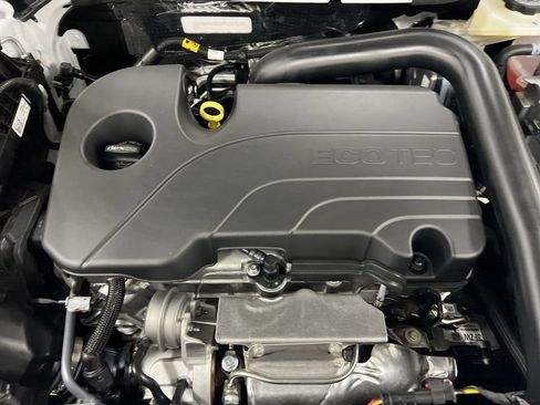 Used 2023 Chevrolet Equinox LS AWD/4WD image 24