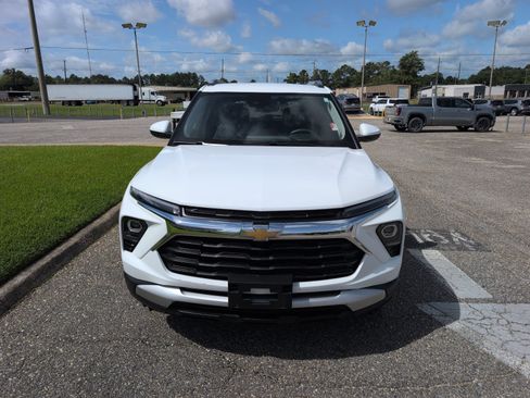 Used 2025 Chevrolet TrailBlazer LT AWD/4WD image 1