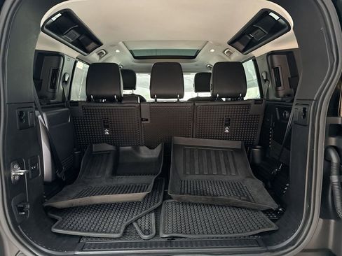 Used 2020 Land Rover Defender 110 SE image 21