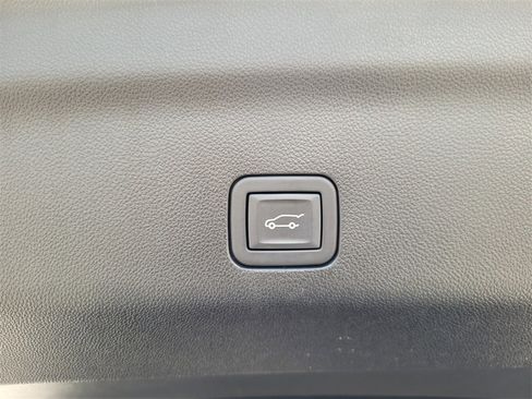 Certified 2024 Chevrolet Suburban High Country image 12