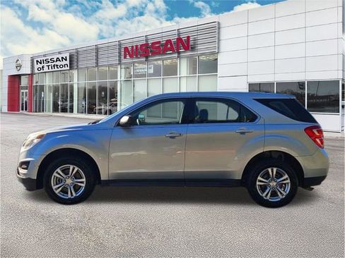 Used 2017 Chevrolet Equinox LS image 4