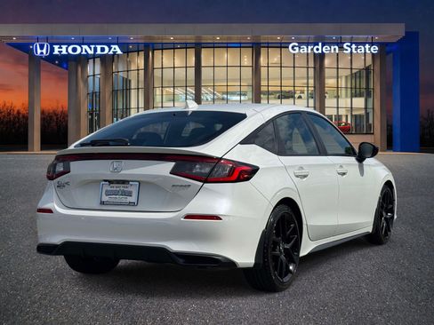 Certified 2024 Honda Civic Sport image 3