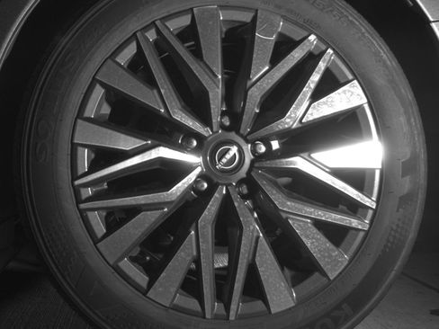 Used 2025 Nissan Altima 2.5 SV FWD image 14