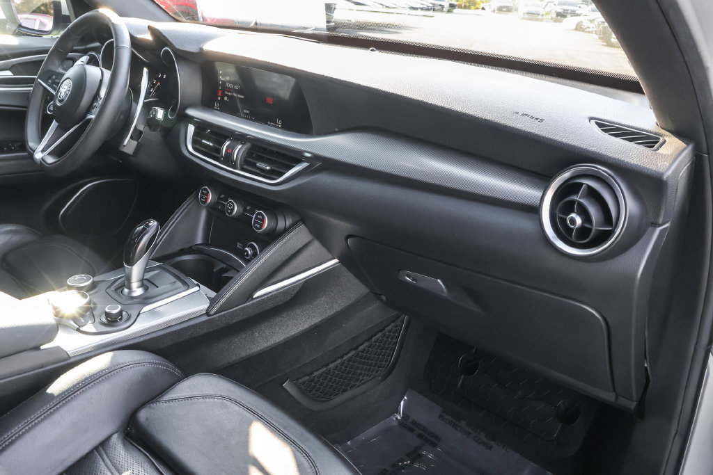 Used 2018 Alfa Romeo Stelvio Ti Sport AWD/4WD image 38
