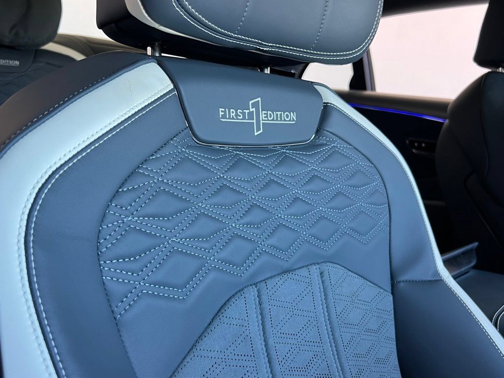 Certified 2025 Bentley Flying Spur Plug-In Hybrid w/ First Edition Specification AWD/4WD image 35