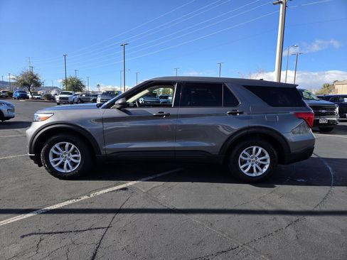 Certified 2021 Ford Explorer 2WD image 3