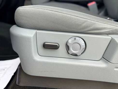 Used 2013 Ford F150 XLT w/ Luxury Equipment Group image 24