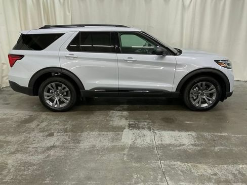 New 2026 Ford Explorer Active w/ Active Comfort Package AWD/4WD image 2