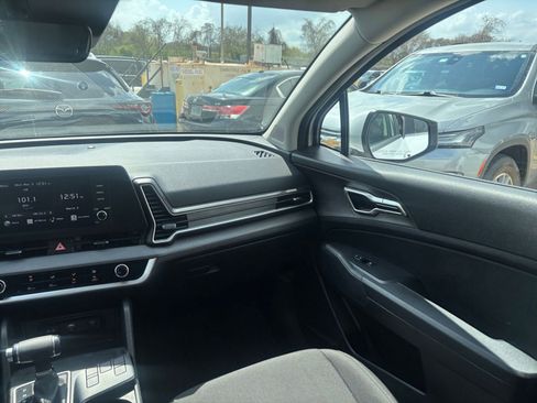 Used 2025 Kia Sportage LX image 34