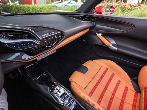 Used 2023 Ferrari SF90 Spider image 34