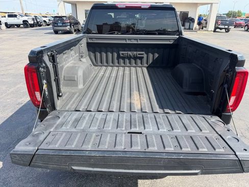 Used 2023 GMC Sierra 1500 SLT w/ SLT Premium Package AWD/4WD image 14