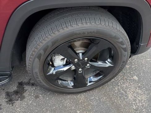 Used 2023 Jeep Grand Cherokee Limited w/ Luxury Tech Group II image 31