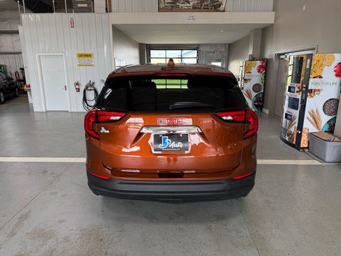 Used 2019 GMC Terrain SLE w/ LPO, Floor Liner Package AWD/4WD image 6
