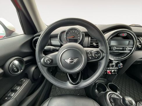 Used 2015 MINI Cooper 4-Door Hardtop image 12