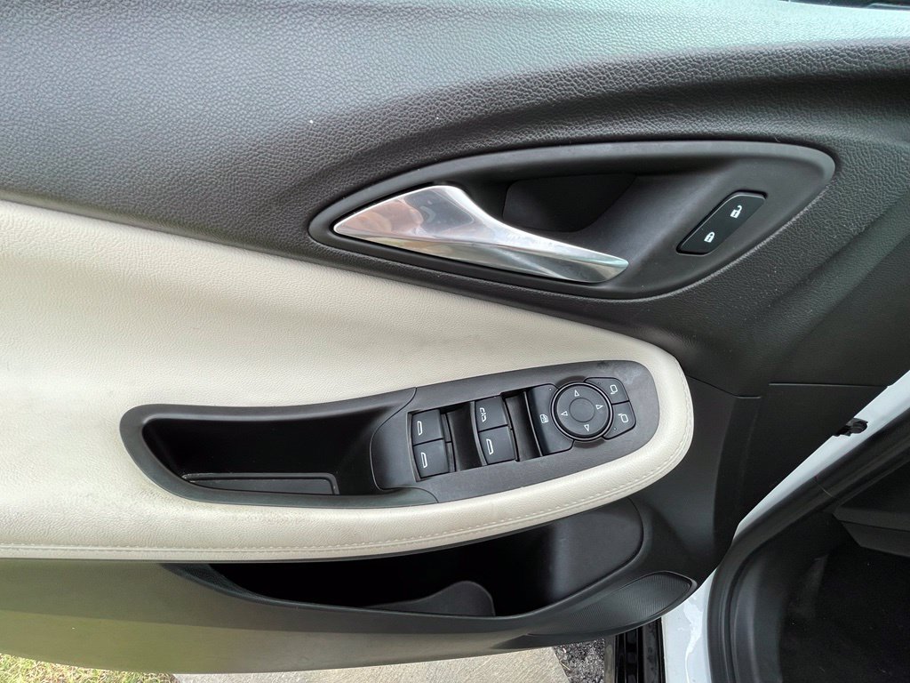 Used 2024 Buick Encore GX Sport Touring FWD image 13