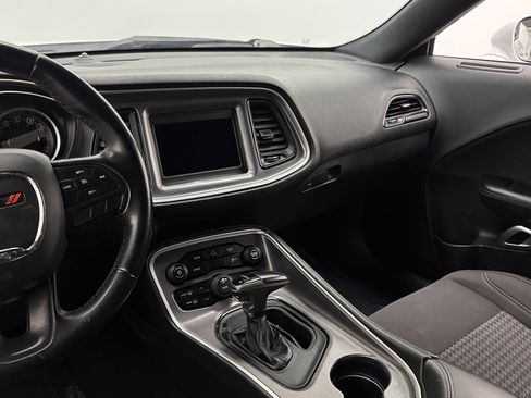 Used 2019 Dodge Challenger SXT RWD image 24