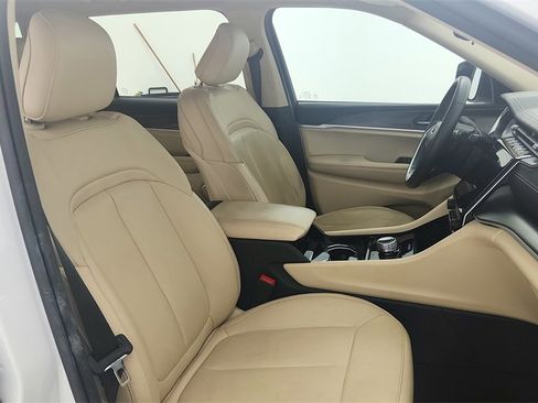 Used 2022 Jeep Grand Cherokee L Limited image 33