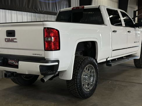 Used 2016 GMC Sierra 2500 Denali w/ Driver Alert Package AWD/4WD image 27