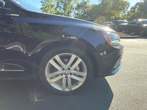 Used 2017 Volkswagen Jetta SEL FWD image 17