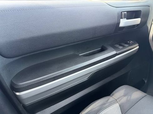 Used 2017 Toyota Tundra SR AWD/4WD image 31