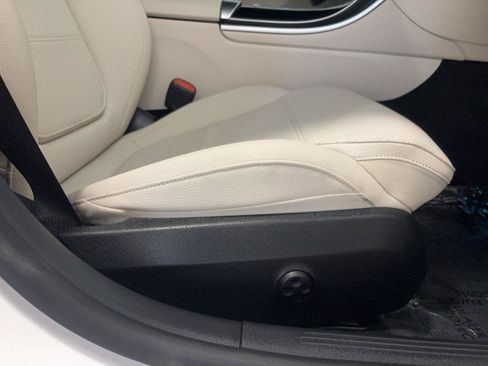 Used 2024 Mercedes-Benz C 300 4MATIC Sedan image 46