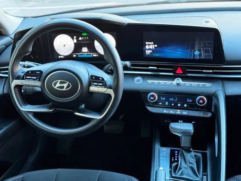 Used 2024 Hyundai Elantra SEL FWD image 32