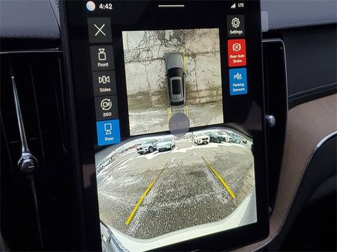 New 2026 Volvo XC60 B5 Ultra w/ Protection Package Premier image 14