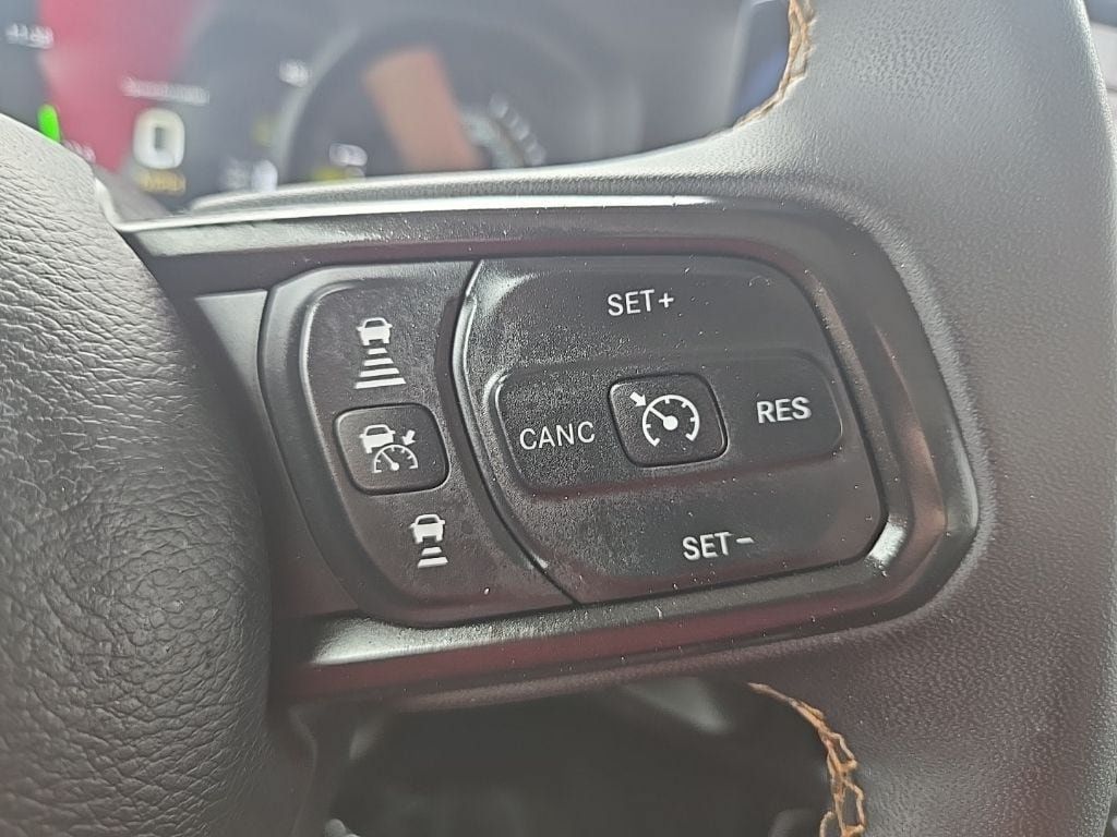 Used 2024 Jeep Wrangler Unlimited AWD/4WD image 16