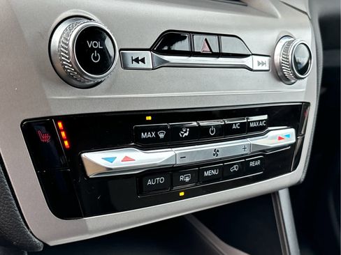 Used 2023 Ford Explorer XLT image 16