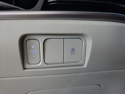 Certified 2025 Kia Sorento S w/ Panoramic Sunroof Package image 26