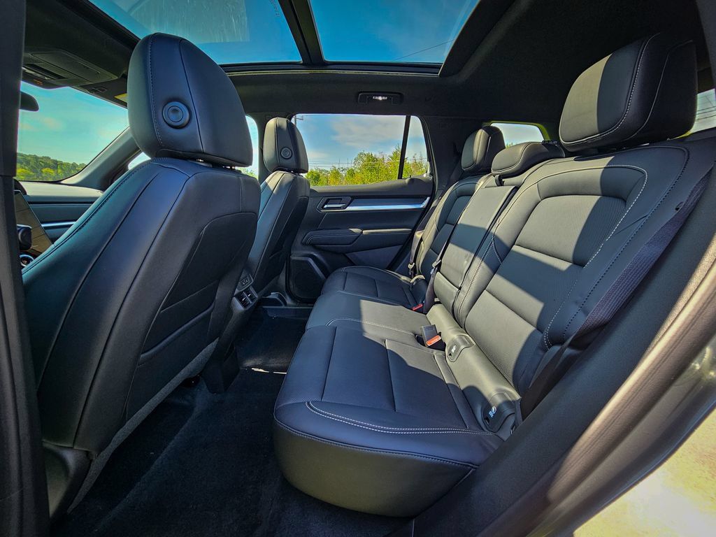 New 2027 GMC Terrain Elevation w/ Elevation Premium Package AWD/4WD image 32