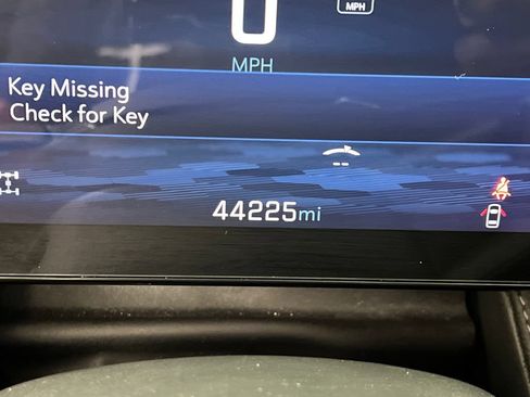 Used 2025 Chevrolet Equinox LT w/ Convenience Package II AWD/4WD image 48