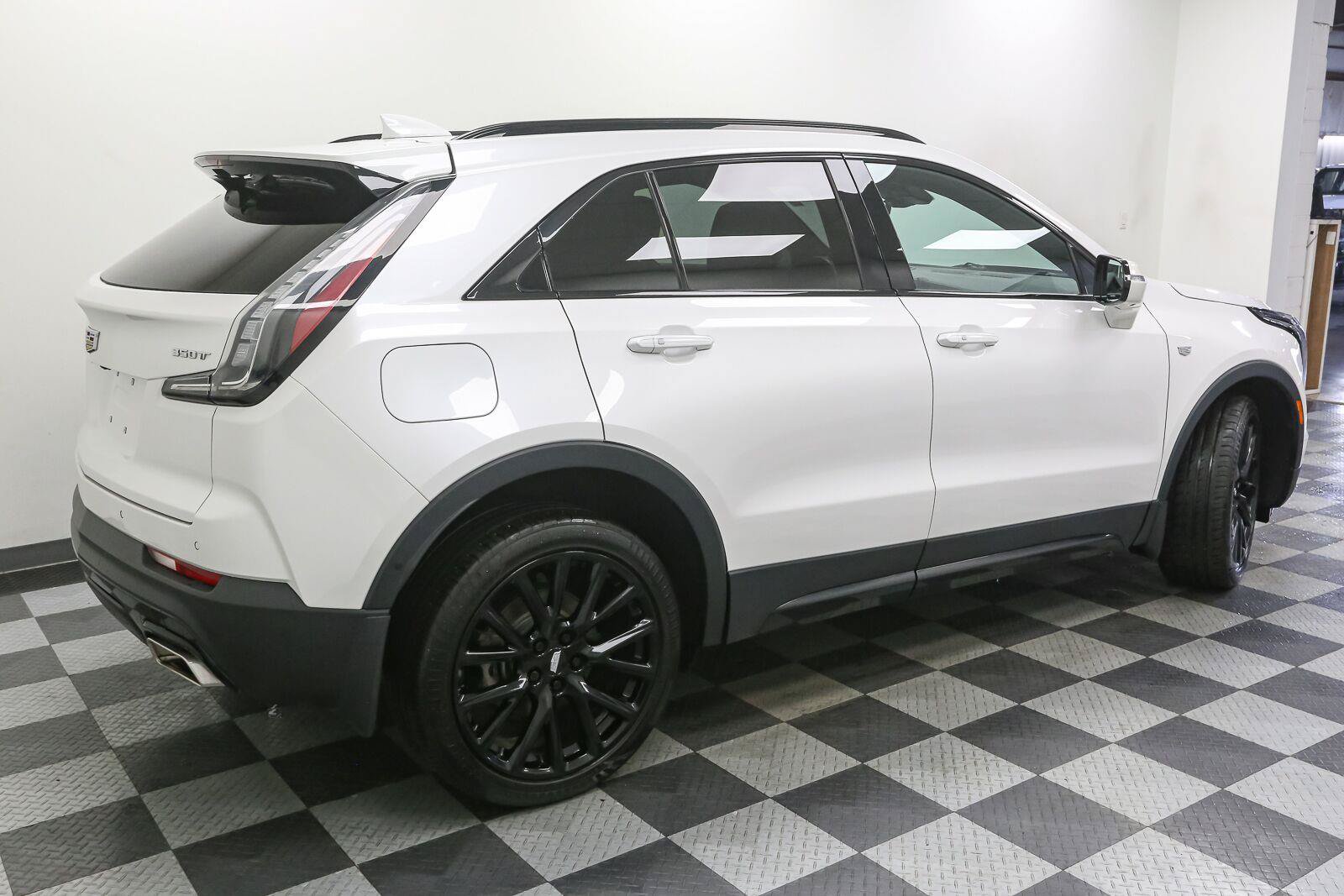 Used 2022 Cadillac XT4 Sport w/ Sun And Sound Package AWD/4WD image 8