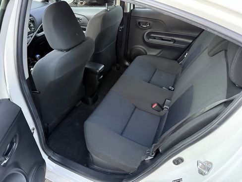 Used 2016 Toyota Prius C Three image 30