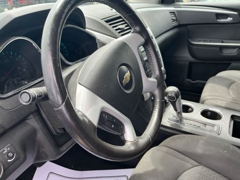 Used 2009 Chevrolet Traverse LT FWD image 26