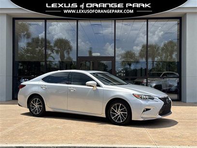 Used 2017 Lexus ES 350 w/ Luxury Package