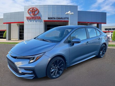 Used 2024 Toyota Corolla SE image 6