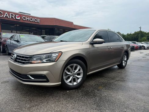 Used 2016 Volkswagen Passat 1.8T S FWD image 1