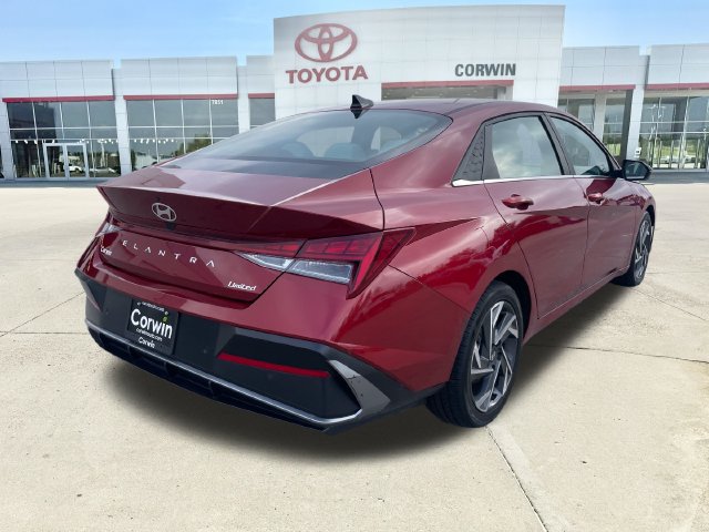 Used 2024 Hyundai Elantra Limited FWD image 5