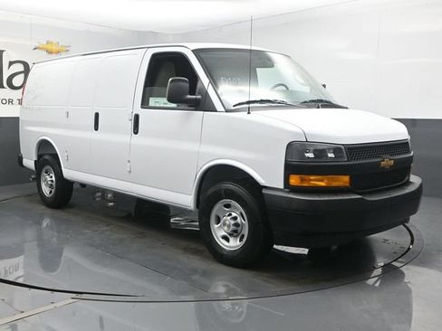 New 2026 Chevrolet Express 2500 w/ Driver Convenience Package RWD image 6