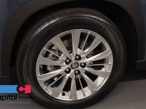 Certified 2024 Toyota Grand Highlander AWD image 8